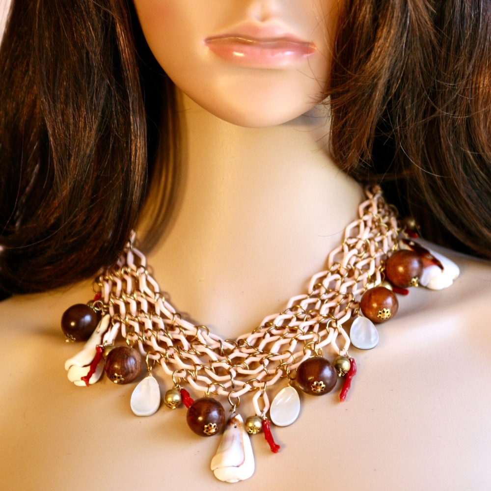 WENDY MINK Shells Necklace - Picture 3 of 6